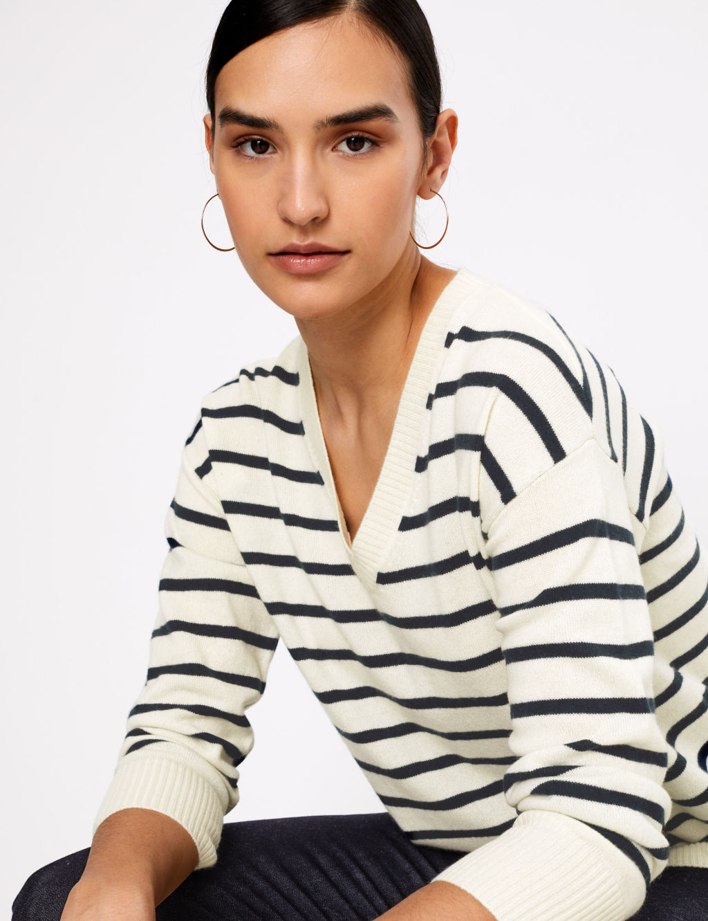 Pure Cashmere Striped V-Neck Relaxed Jumper 3 of 4