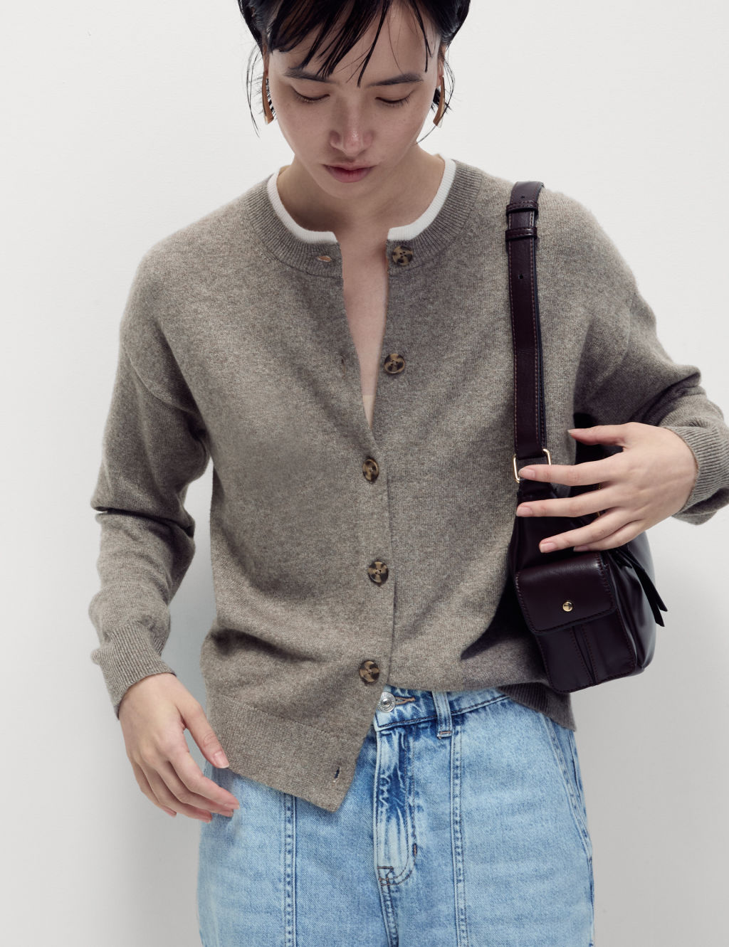 Air-Yarn Crew Neck Tipped Detail Cardigan