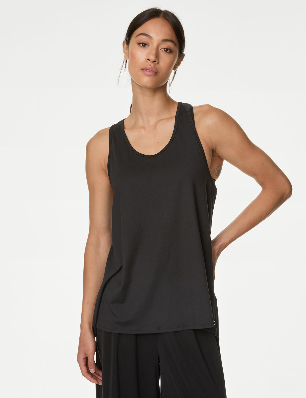 Relaxed Pleat Back Yoga Vest 2 of 6