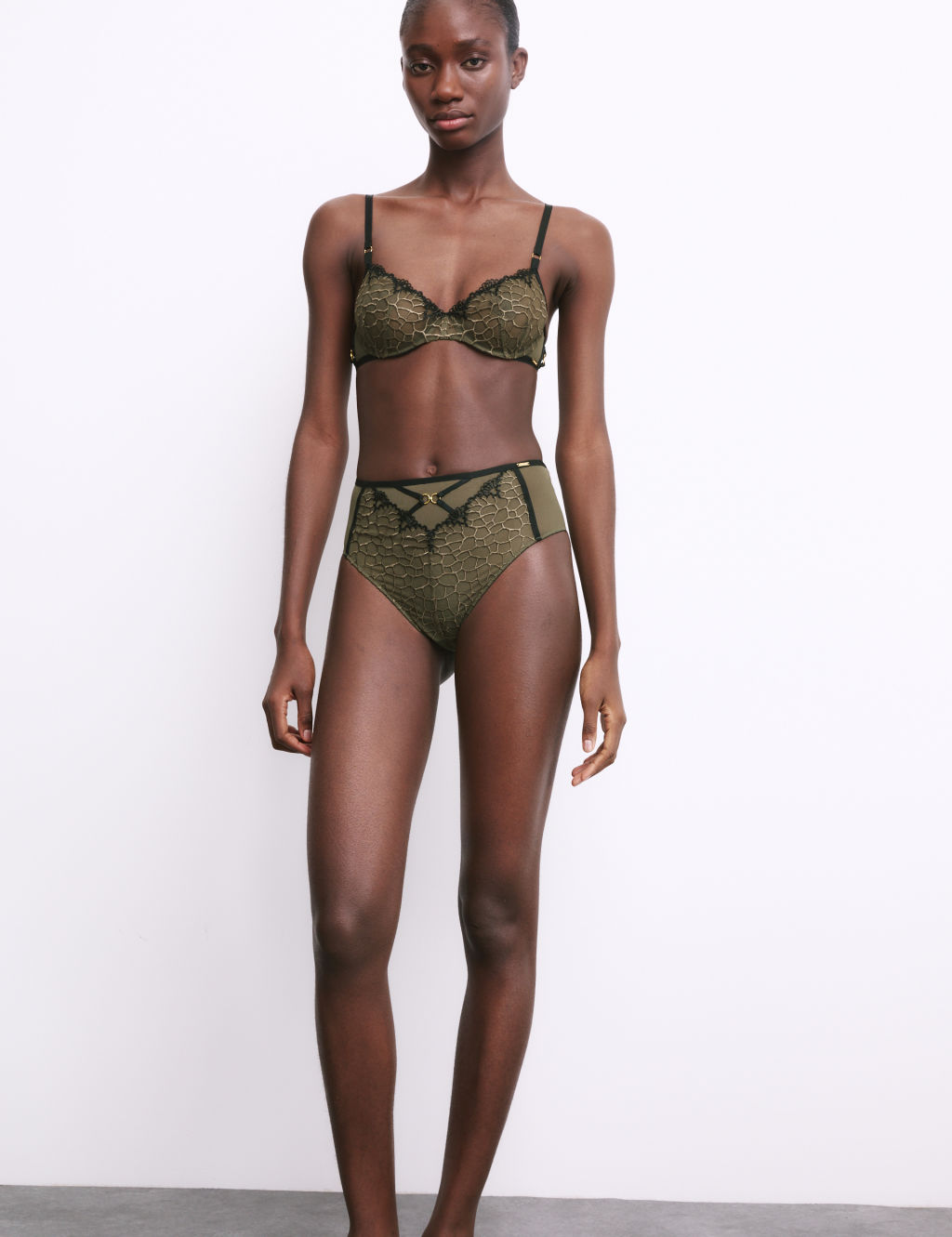 Evora Embroidery Wired Balcony Bra (A-E)