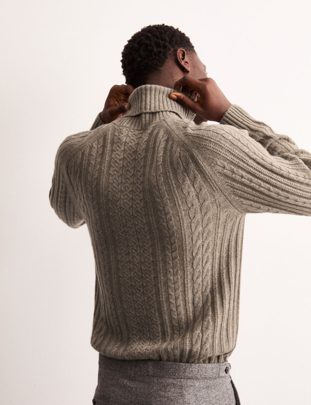 Pure Cashmere Cable Roll Neck umper