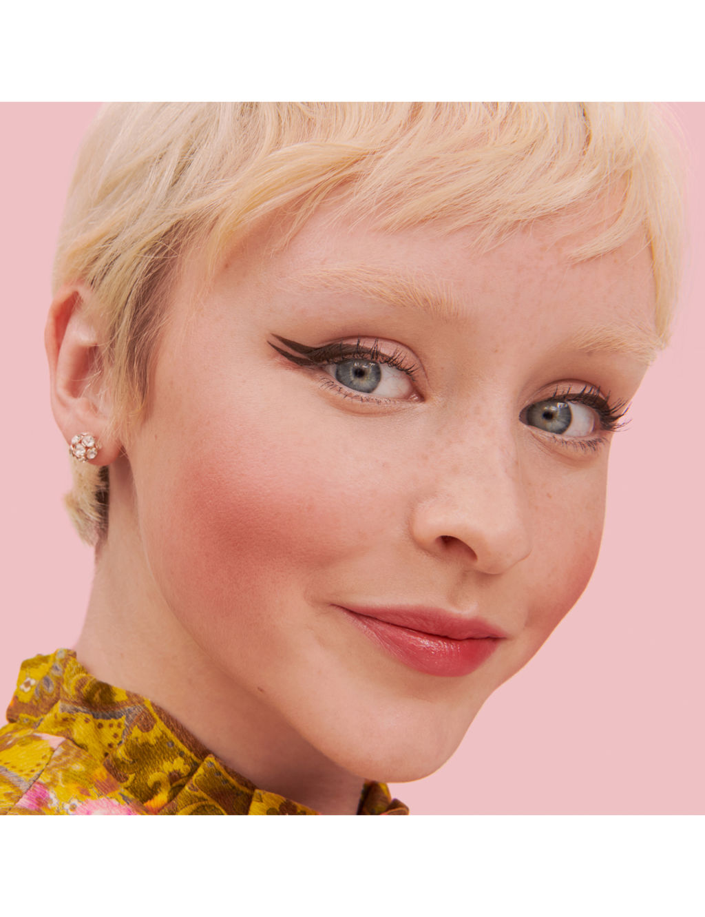 Willa Powder Blush 6g BENEFIT M&S