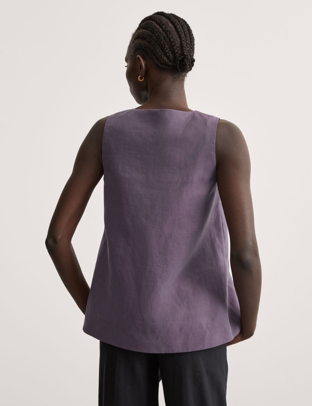 Linen Rich V-Neck Pleat Detail Shell Top 5 of 8