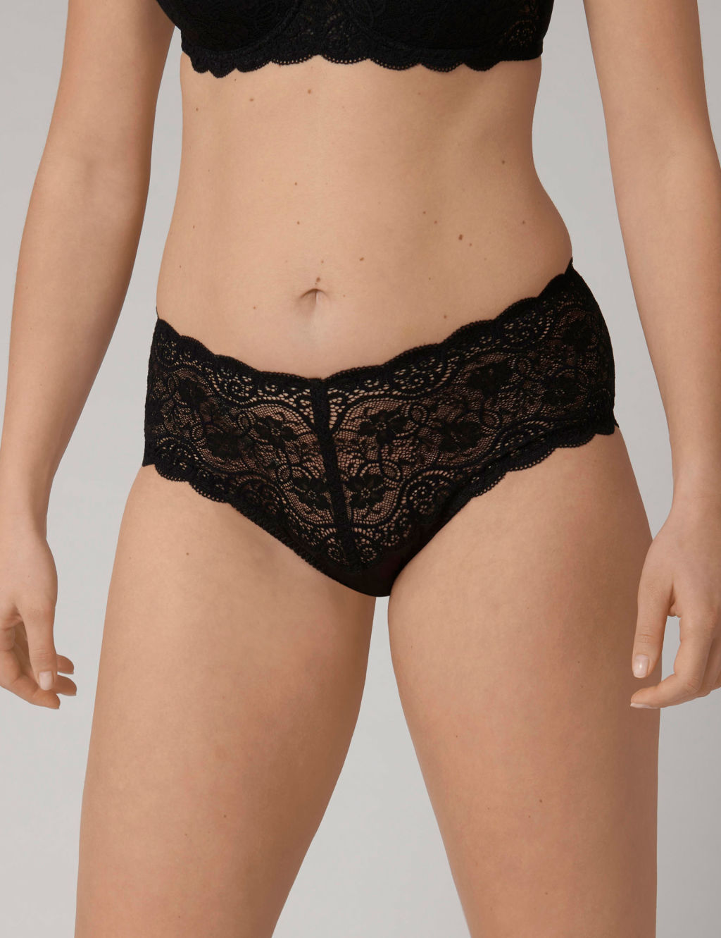 Amourette 300 All Over Lace Full Briefs 3 of 3