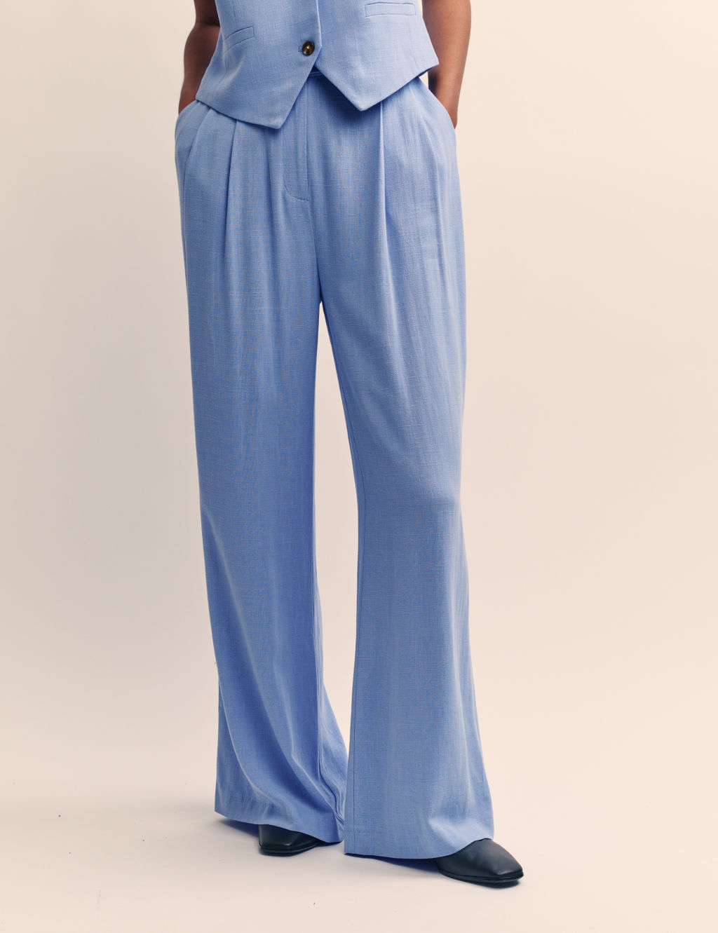 Relaxed Wide Leg Trousers With Linen