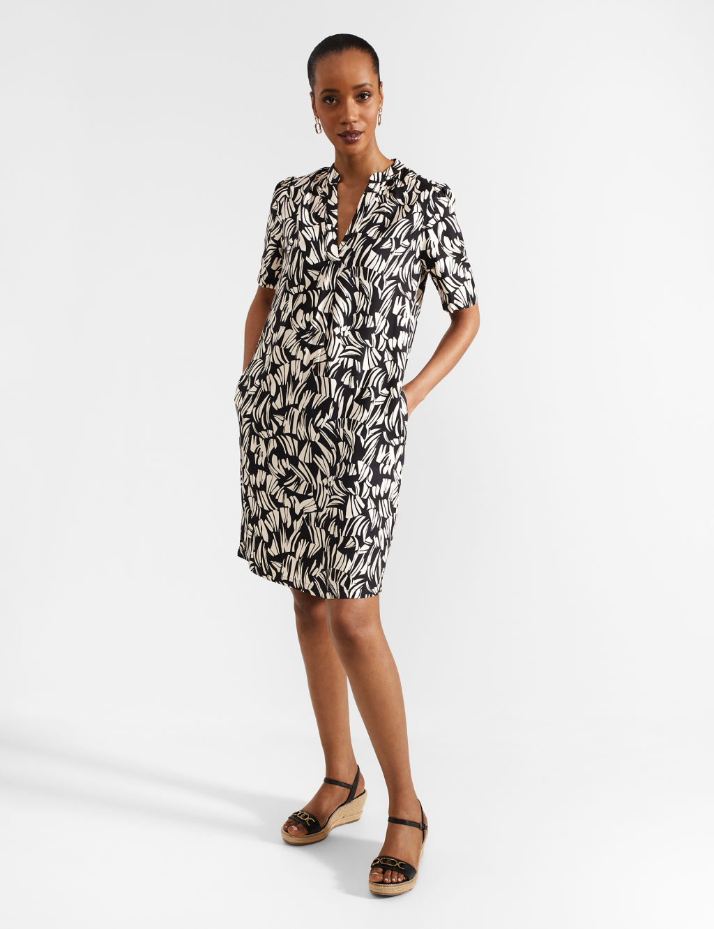 Printed Notch Neck Knee Length Shift Dress