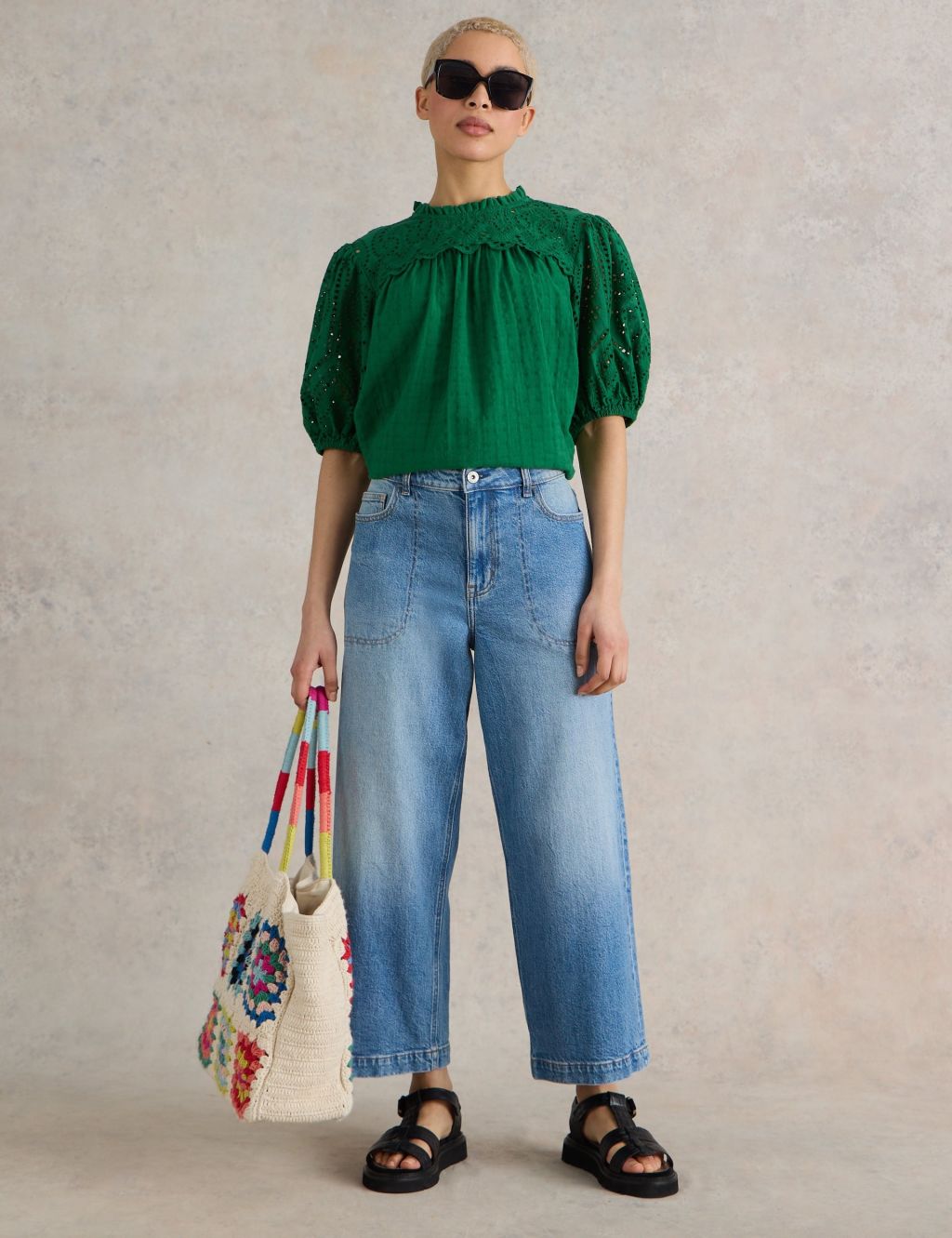 Mid Rise Wide Leg Cropped Jeans