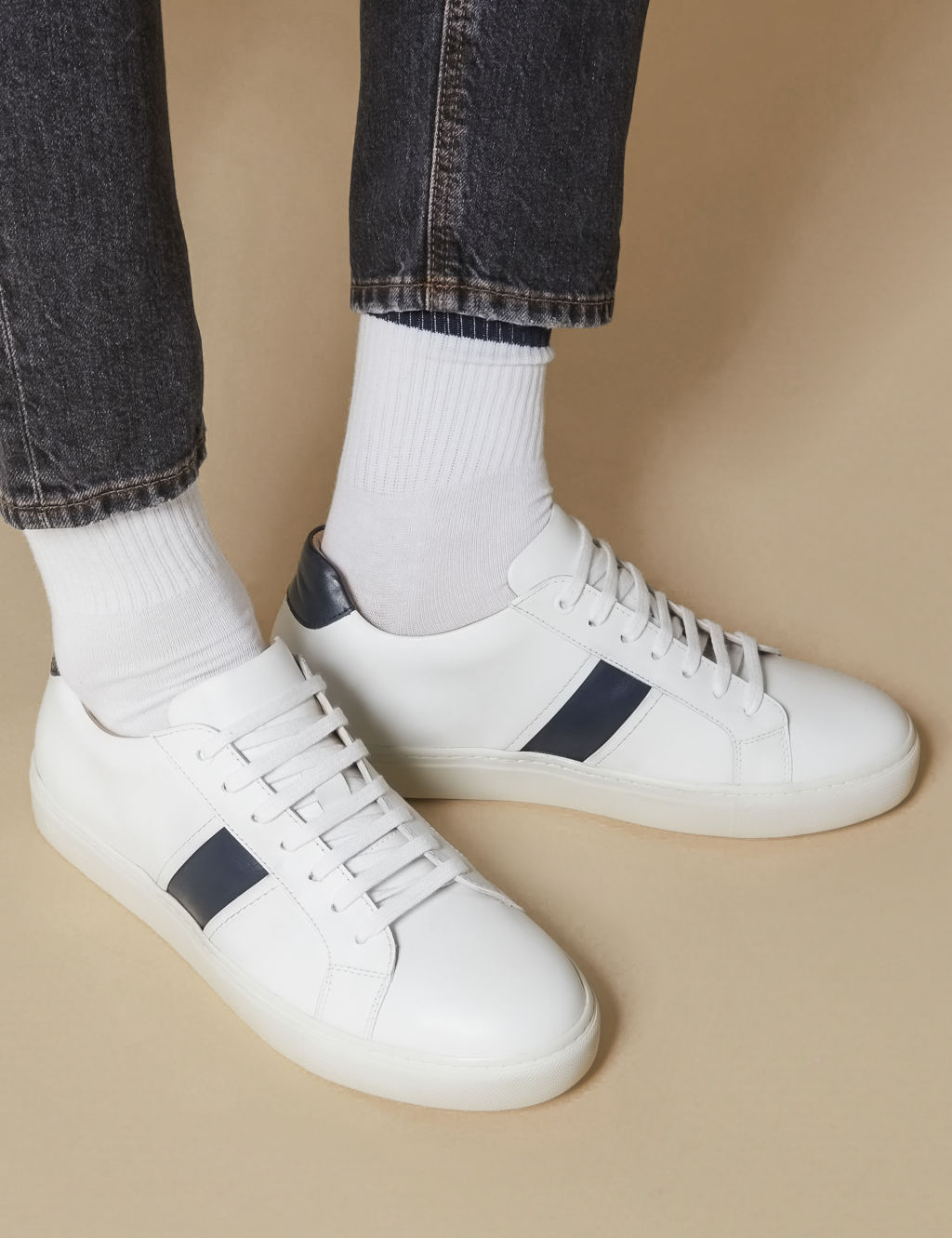 mens black and white leather trainers