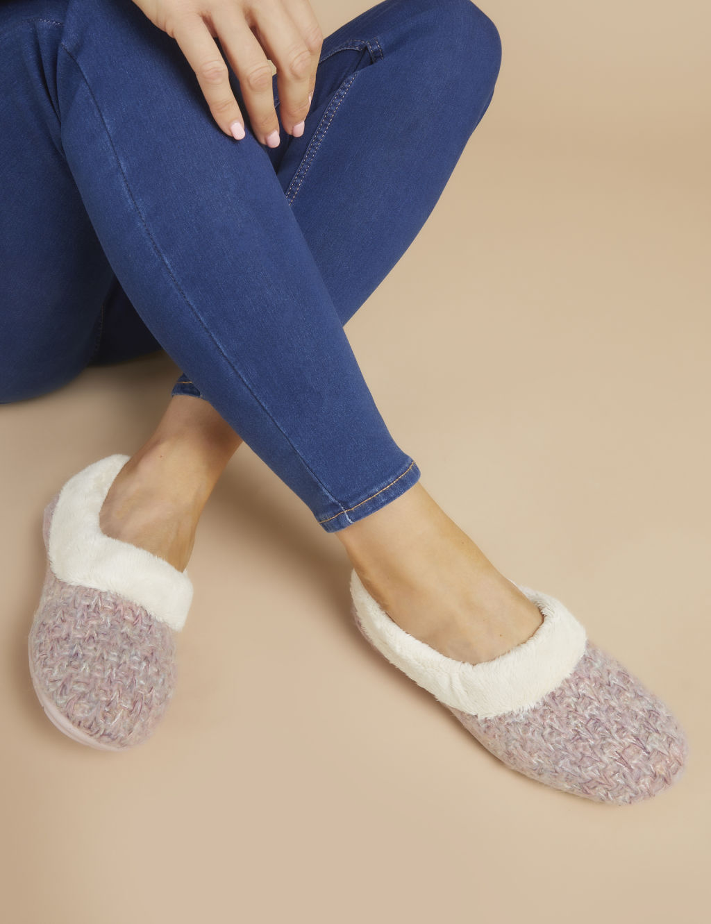 Faux Fur Lined Round Toe Slippers