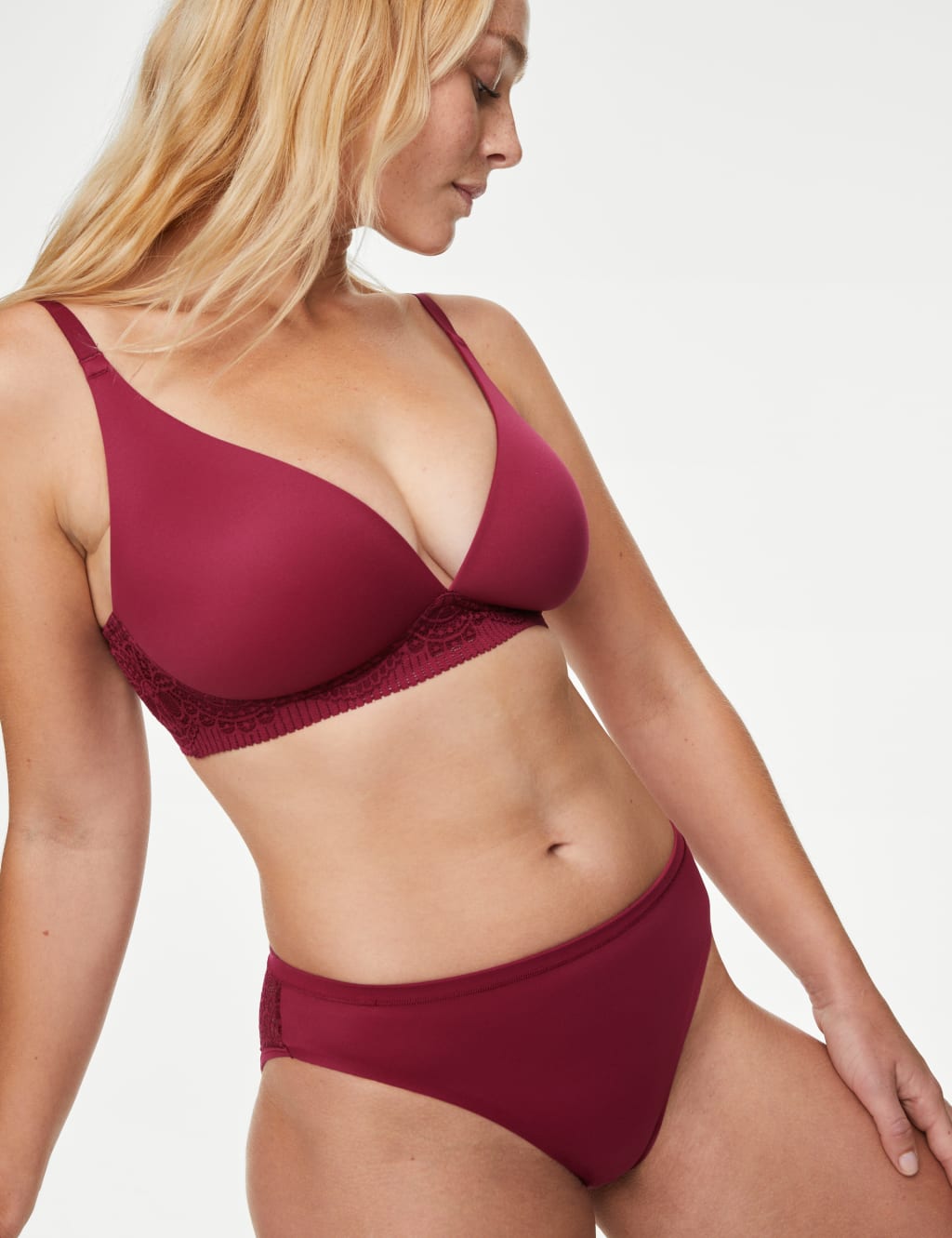 Body Soft™ Non Wired Plunge Bra Set A-E 1 of 1