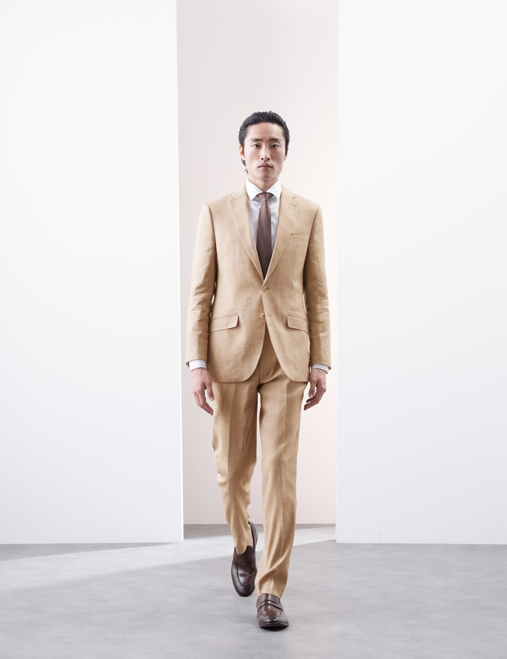 Tailored Fit Italian Linen Blend Suit