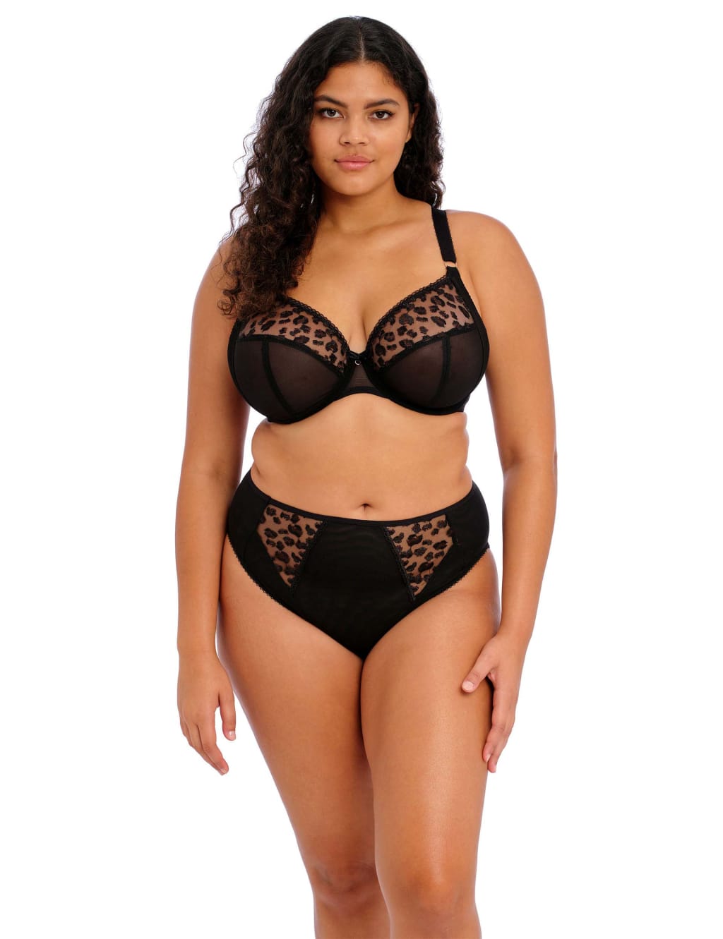 Namrah Embroidered Wired Plunge Bra Set