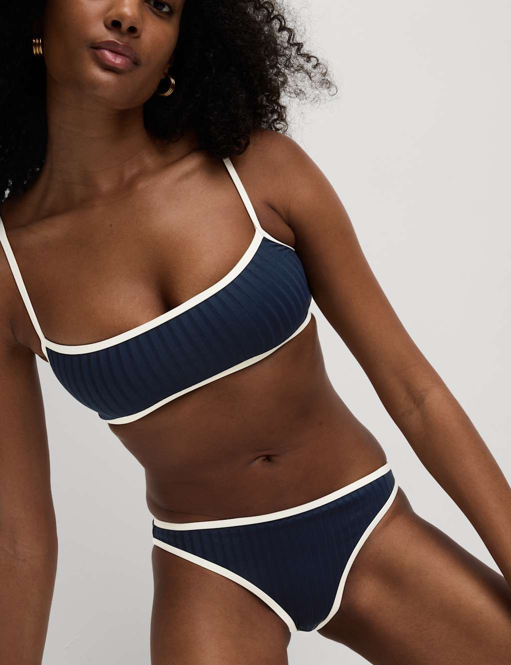 Ribbed Contrast Tipping Scoop Neck Bikini Set 5 of 6