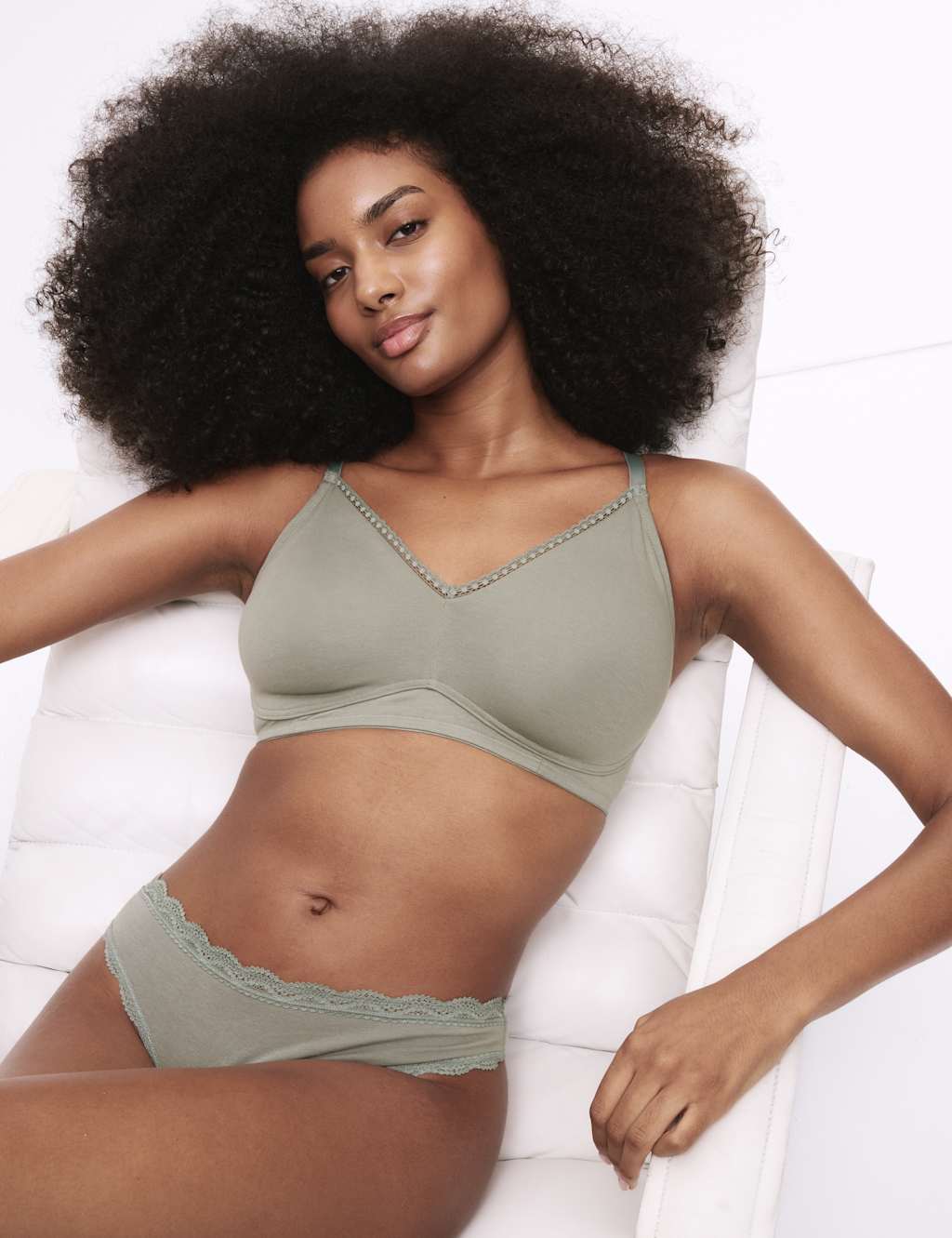 Non Wired Full Cup Bras Set A-E