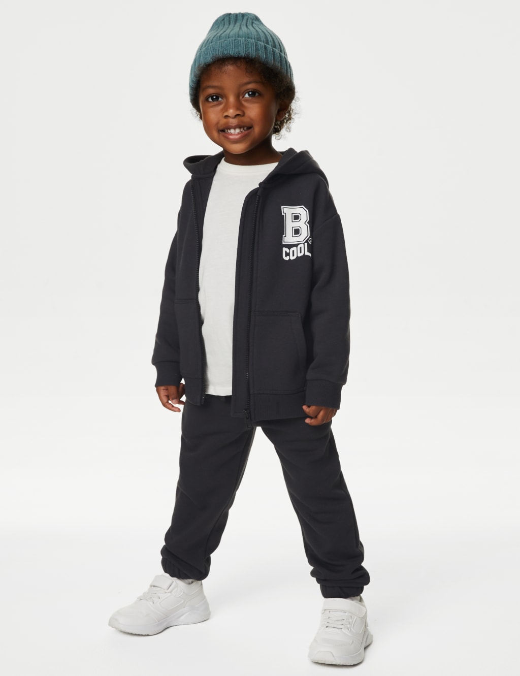 Hoodie & Jogger Outfit 3 of 7