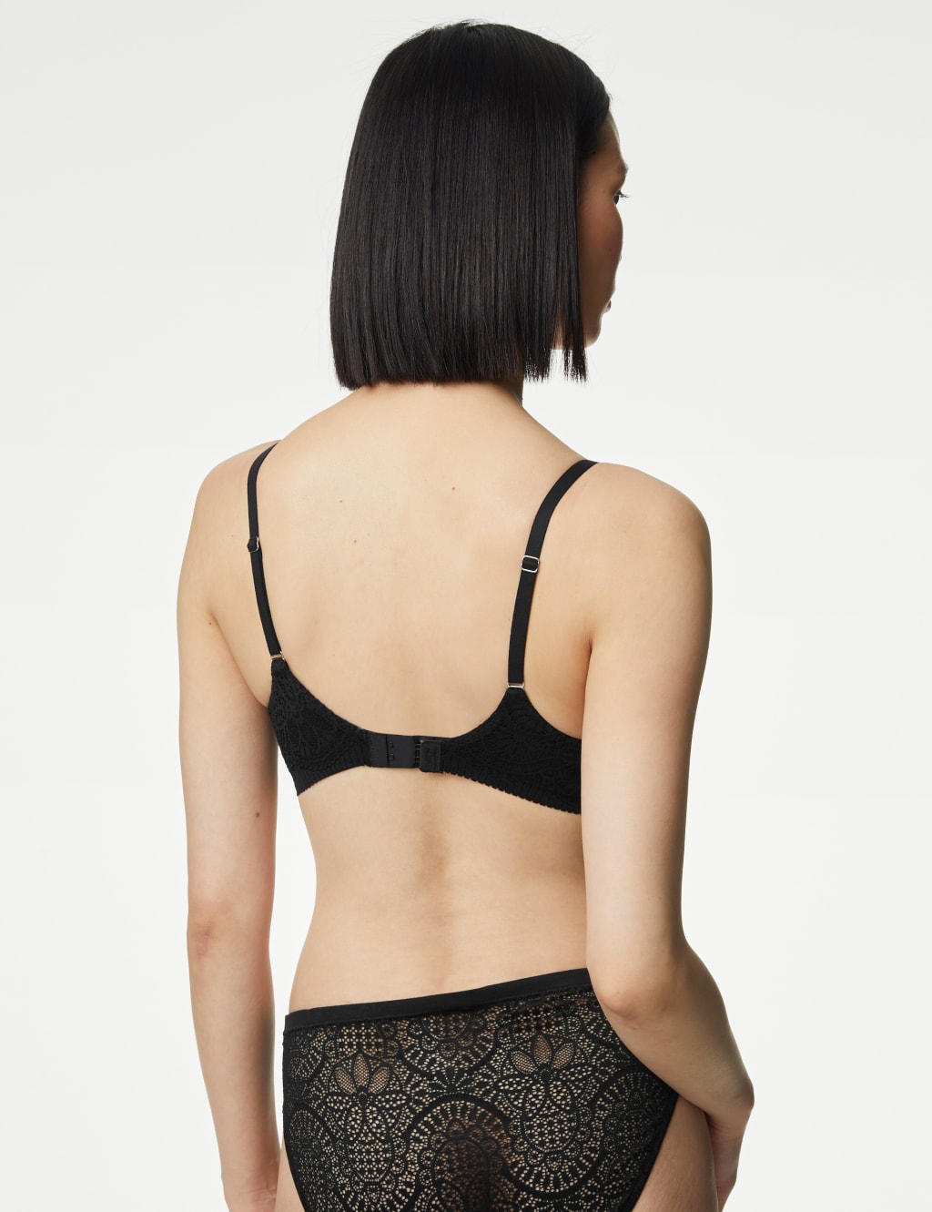 Body Soft™ Wired Push-Up Plunge Bra Set A–E 2 of 5