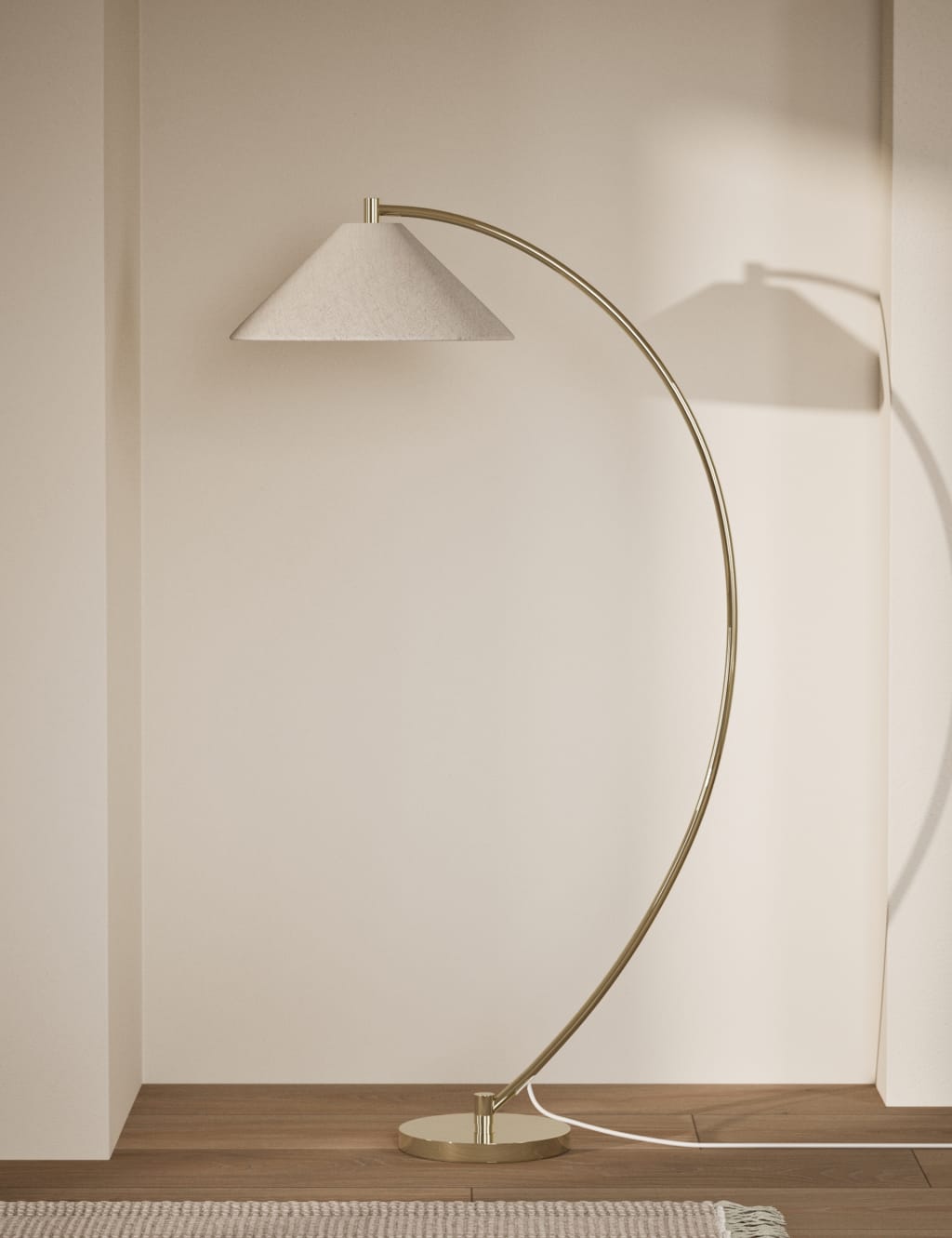 Andie Curved Floor Lamp
