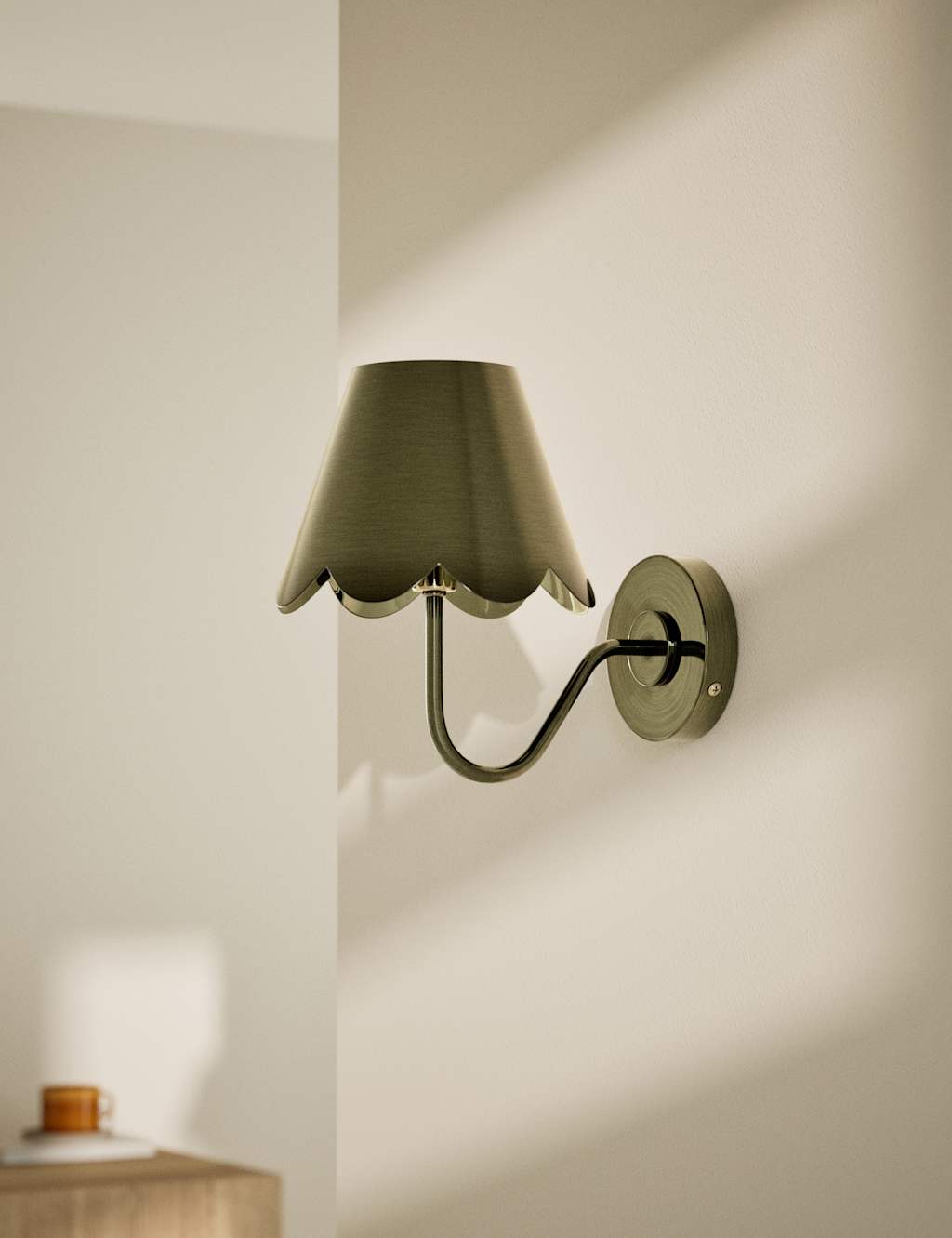 Metal Scallop Wall Light