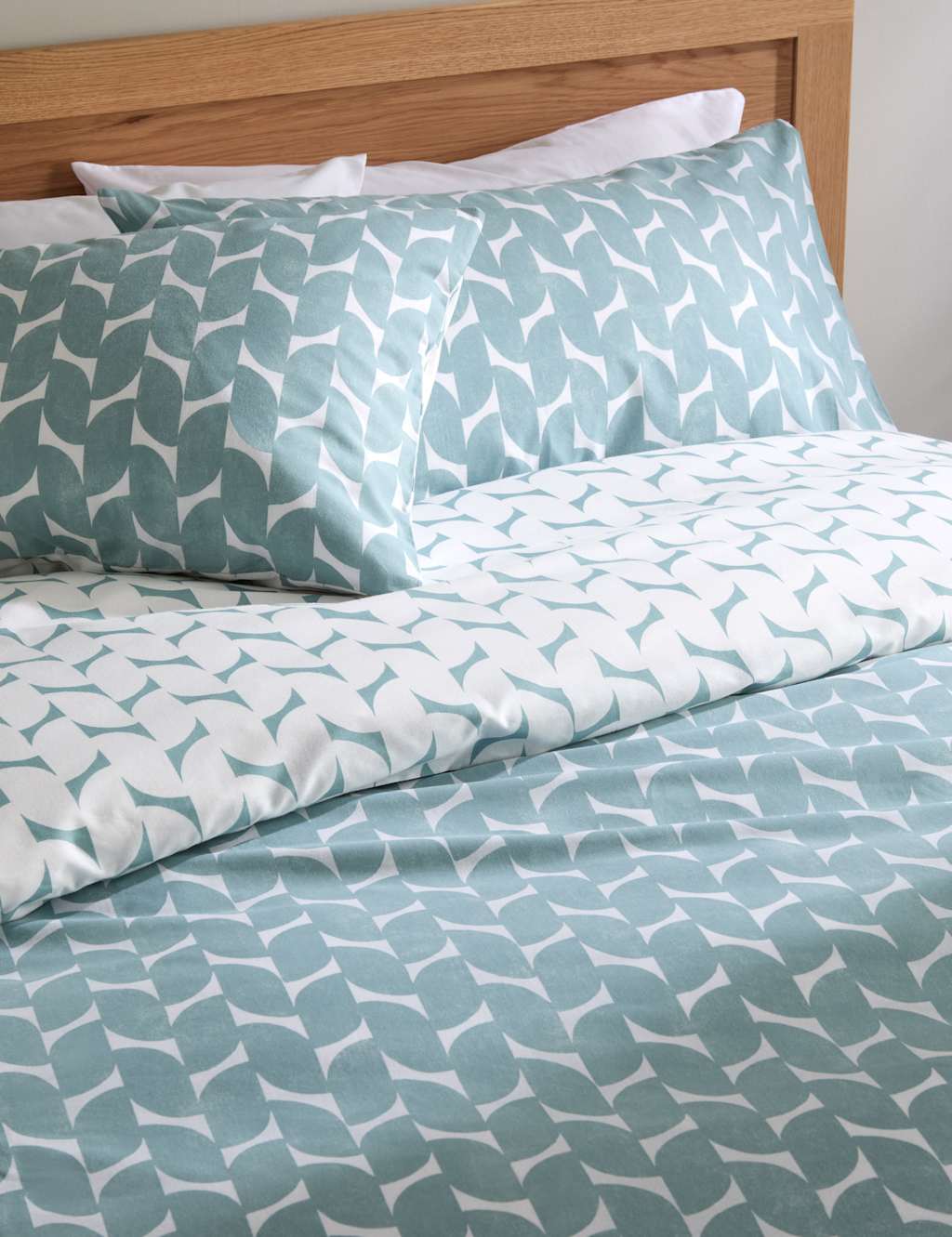 Cotton Blend Geometric Bedding Set