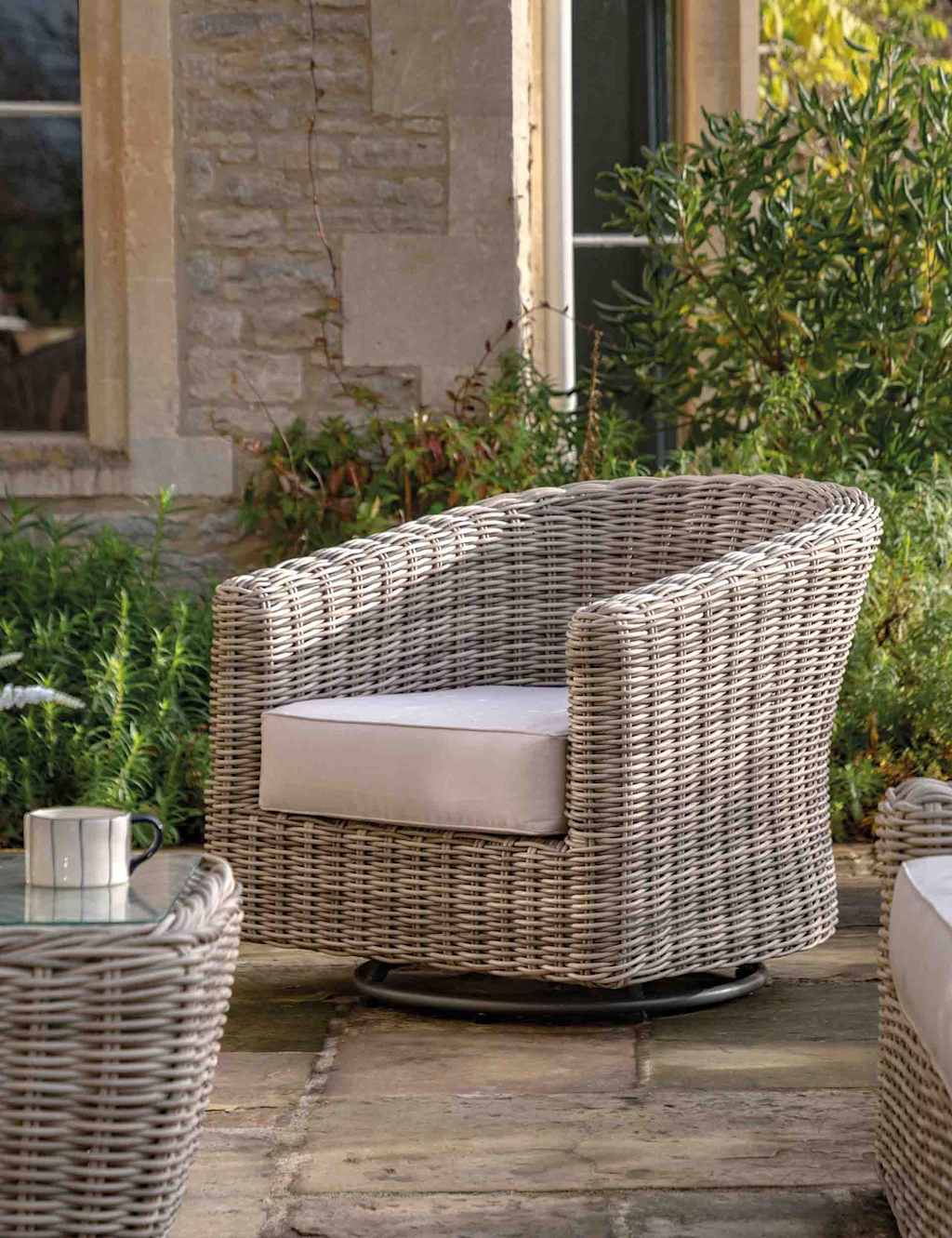 Image of Gallery Direct Ragusa Swivel Outdoor Chair&hellip;