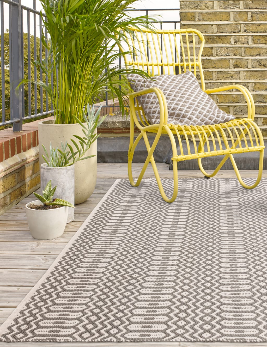 Halsey Geometric Indoor & Outdoor Runner