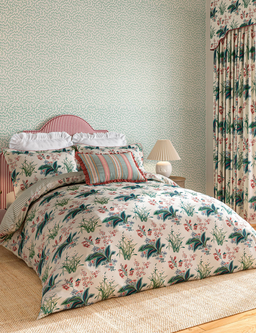 Pure Cotton Sateen Enys Garden Bedding Set