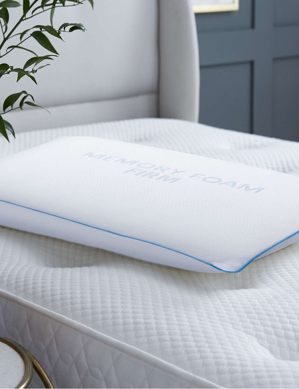 Silentnight Memory Foam Impress Deluxe Firm Pillow White