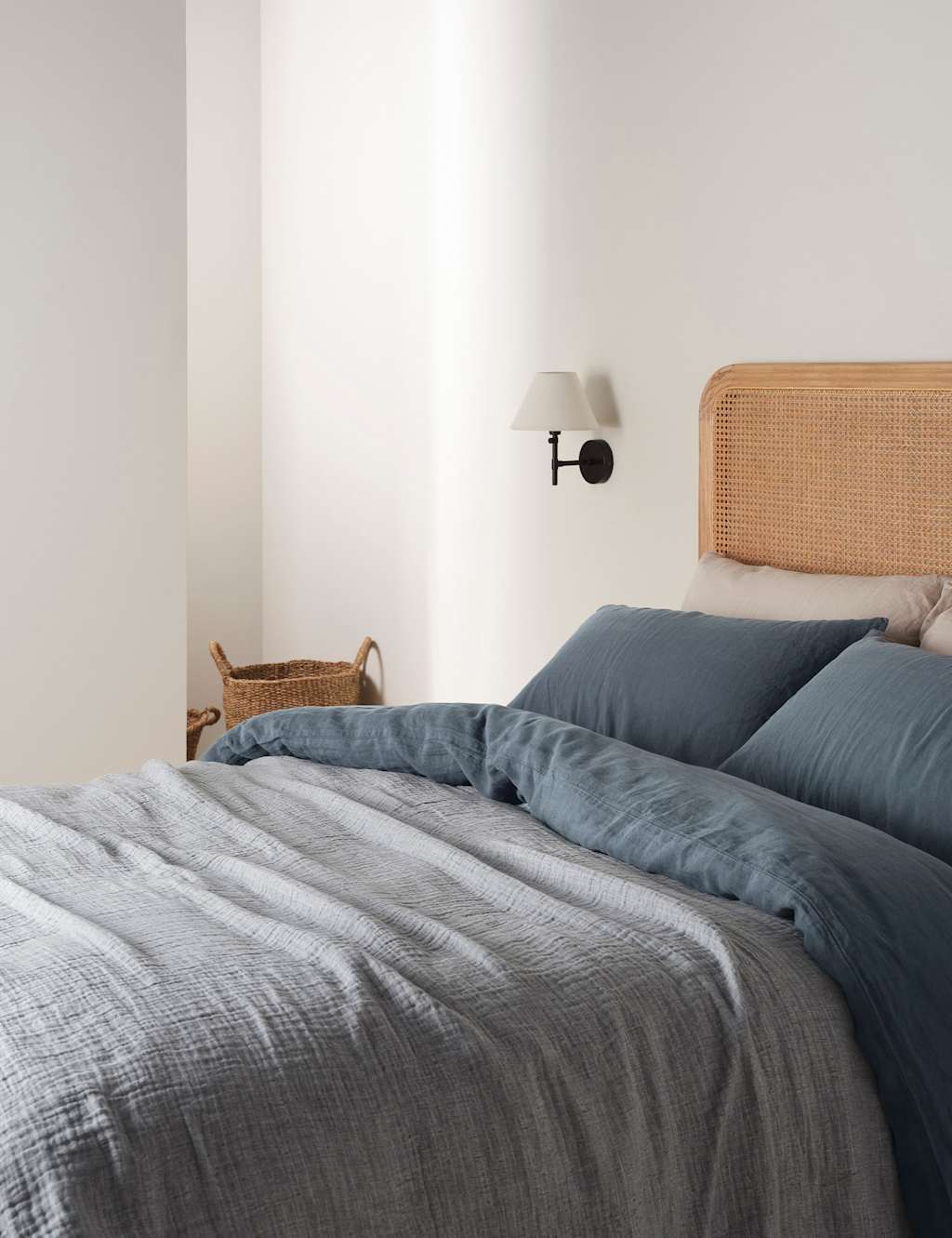 Bedfolk Linen Cotton Blend Textured Throw Navy