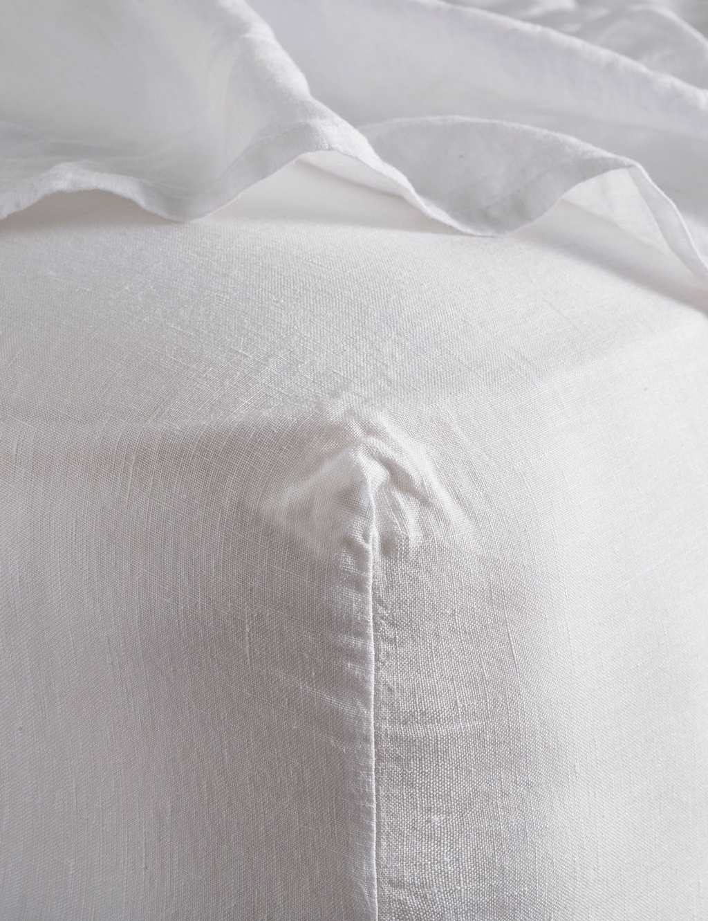 Bedfolk Pure Linen Washed Deep Fitted Sheet White