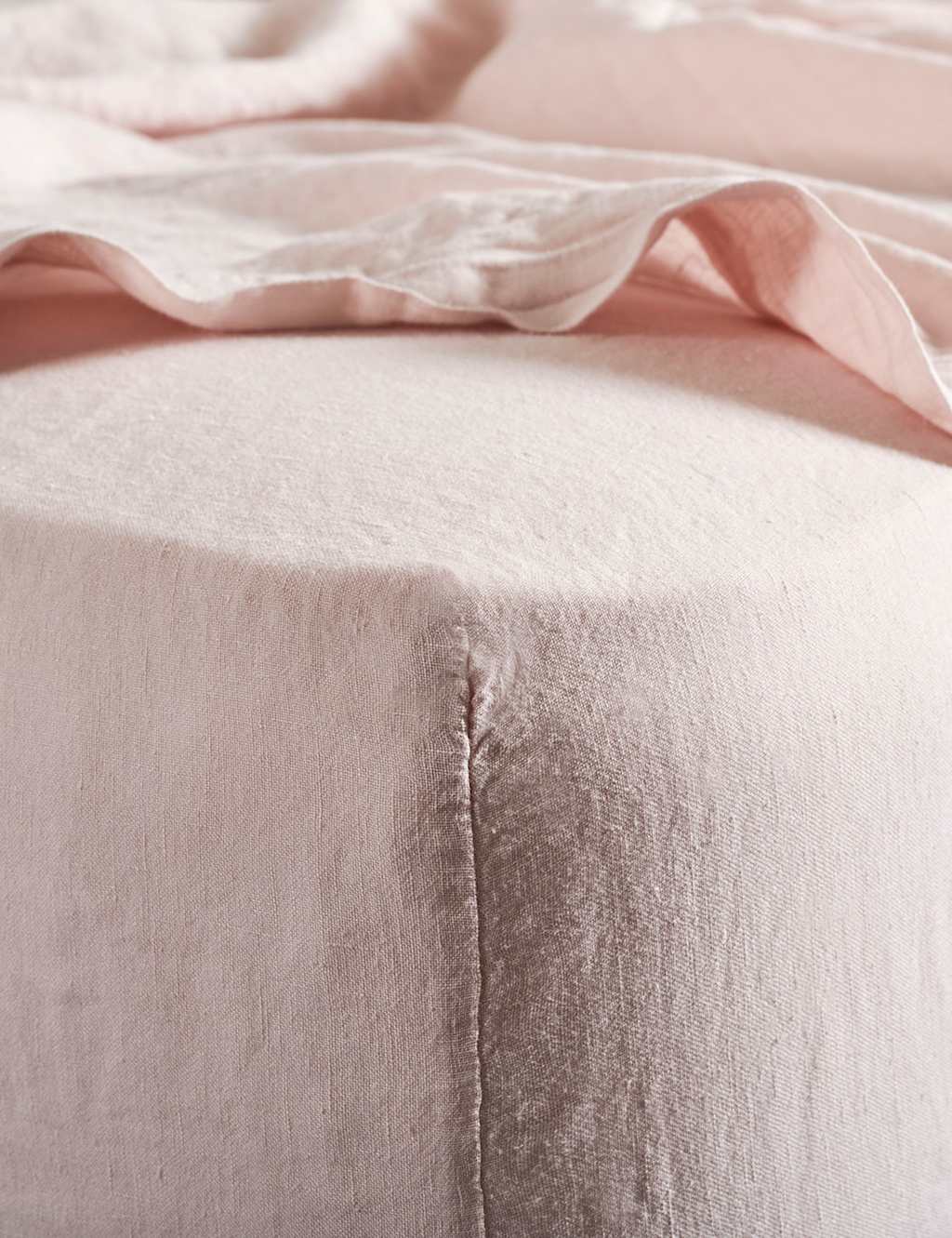 Bedfolk Pure Linen Washed Fitted Sheet Soft Pink