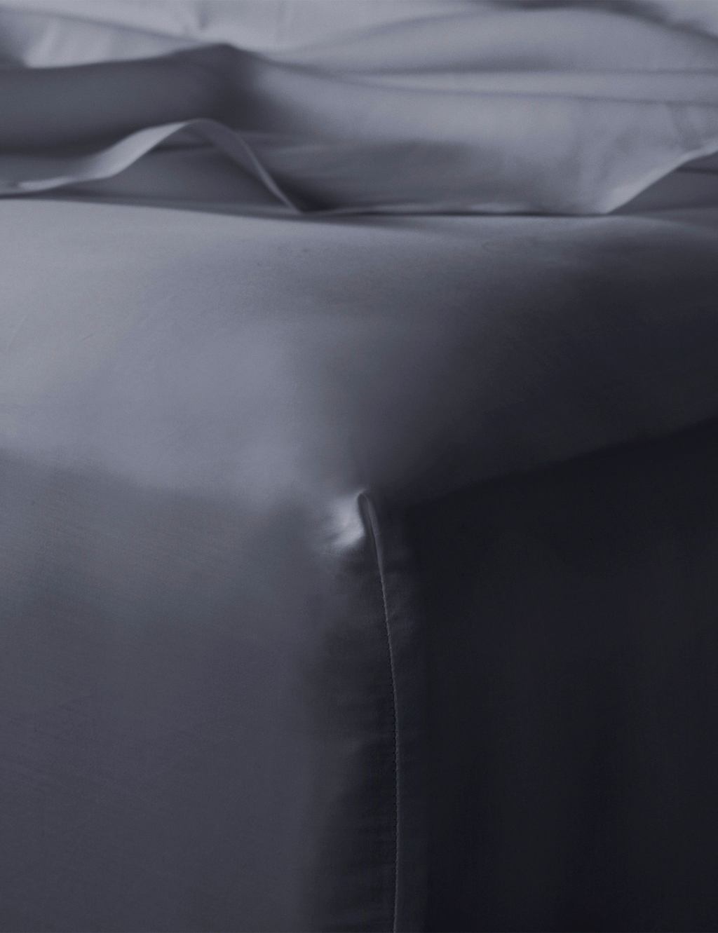 Bedfolk Pure Cotton Sateen Fitted Sheet Navy