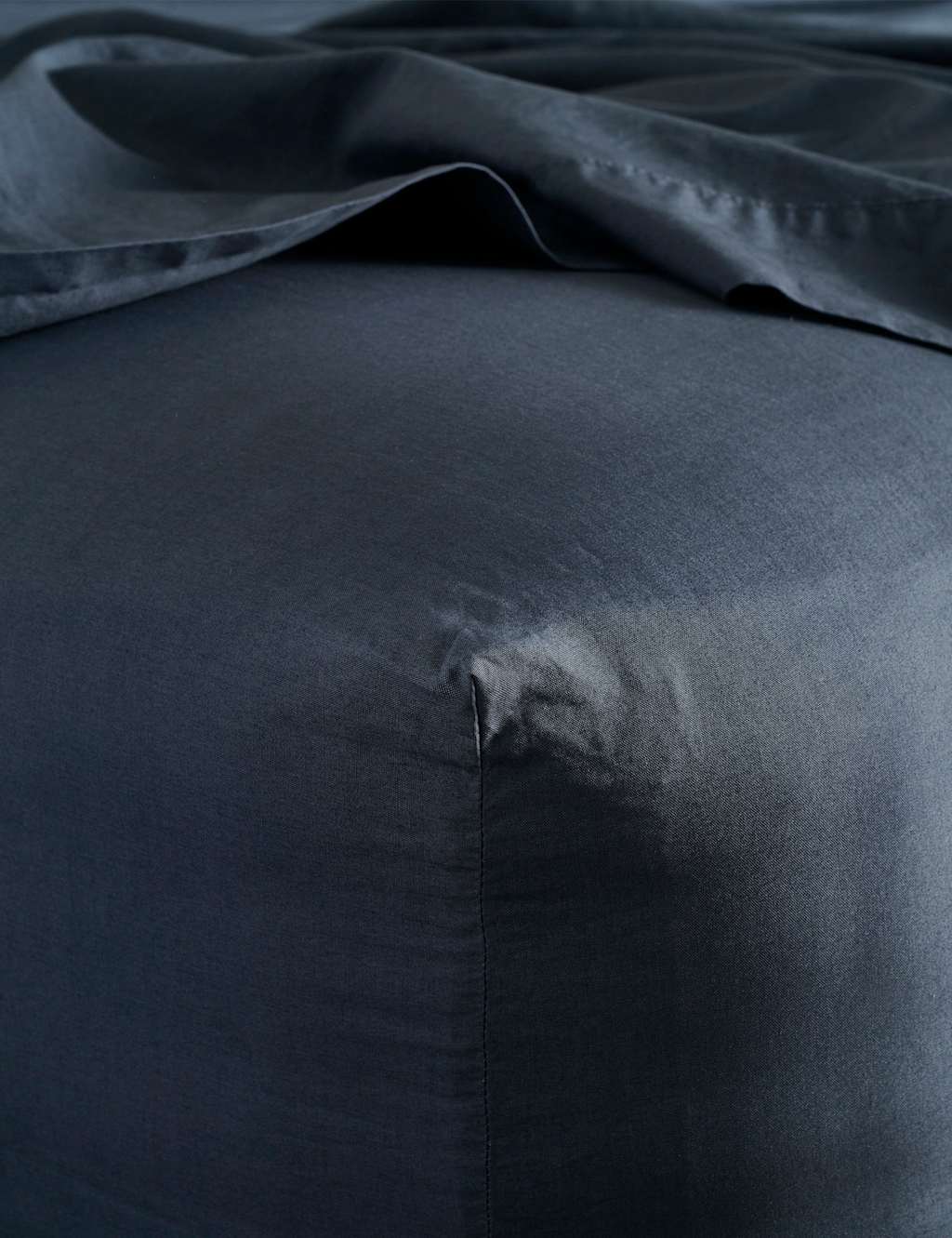 Bedfolk Washed Cotton Deep Fitted Sheet - King Size (5 ft) - Navy - Available at M&S