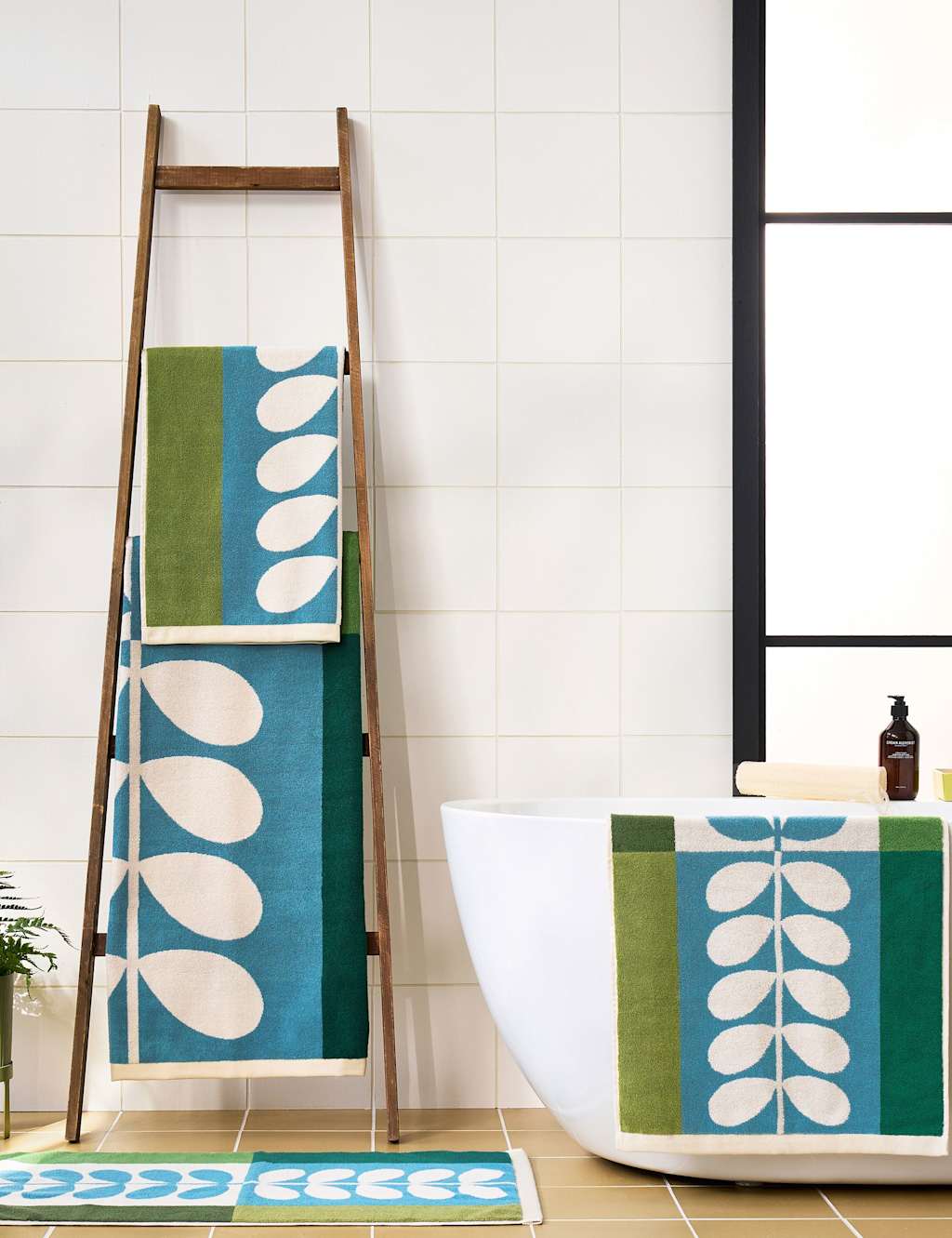 Orla Kiely Pure Cotton Stem Check Towel - Hand Towel - Green Mix - Available at M&S