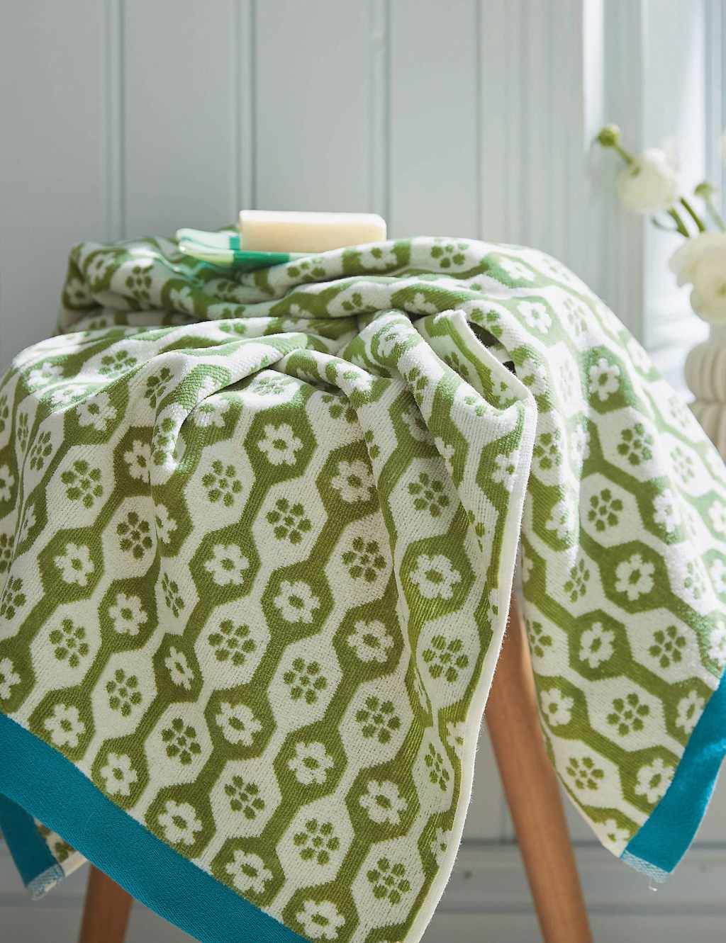 Land & Shore Pure Cotton Daisy Towel - Bath Sheet - Green - Available at M&S