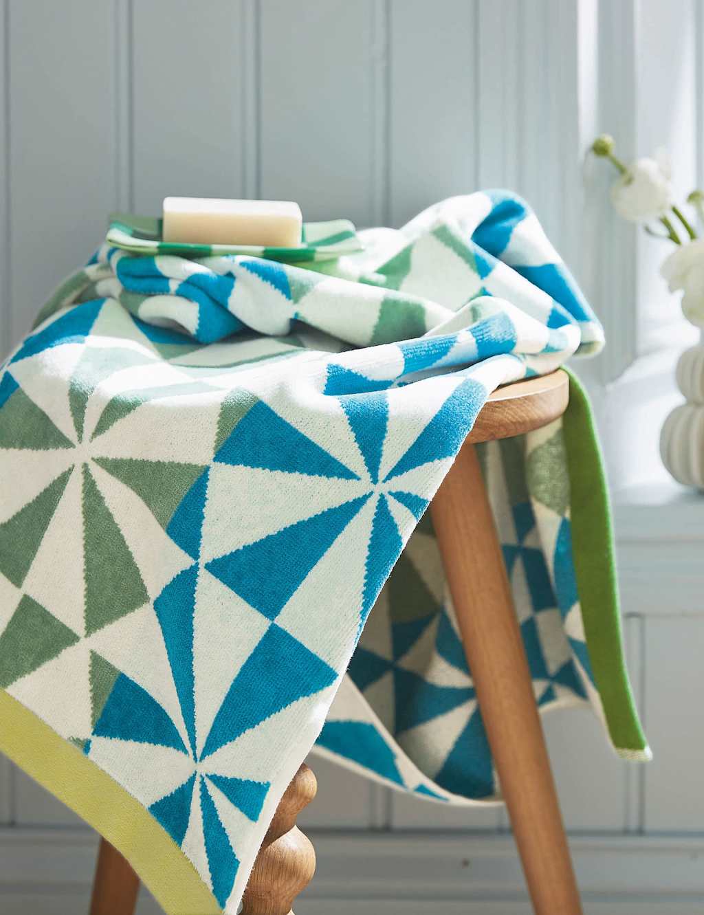 Land & Shore Pure Cotton Sails Towel - Hand Towel - Green - Available at M&S