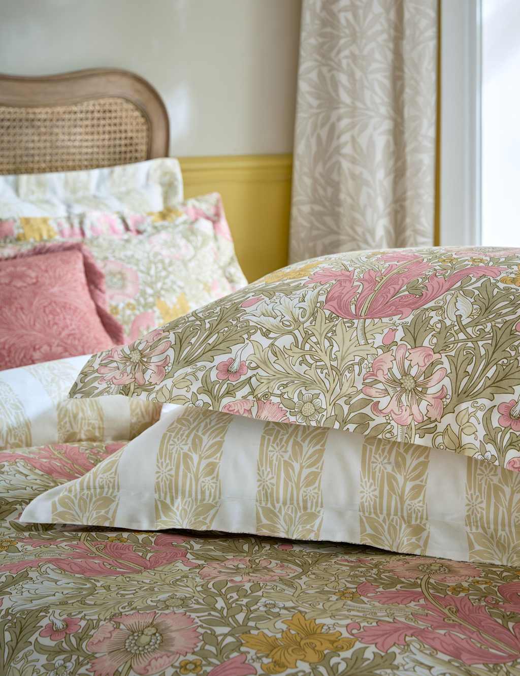 William Morris At Home Set of 2 Pure Cotton Compton Oxford Pillowcases - Pink Mix - Available at M&S