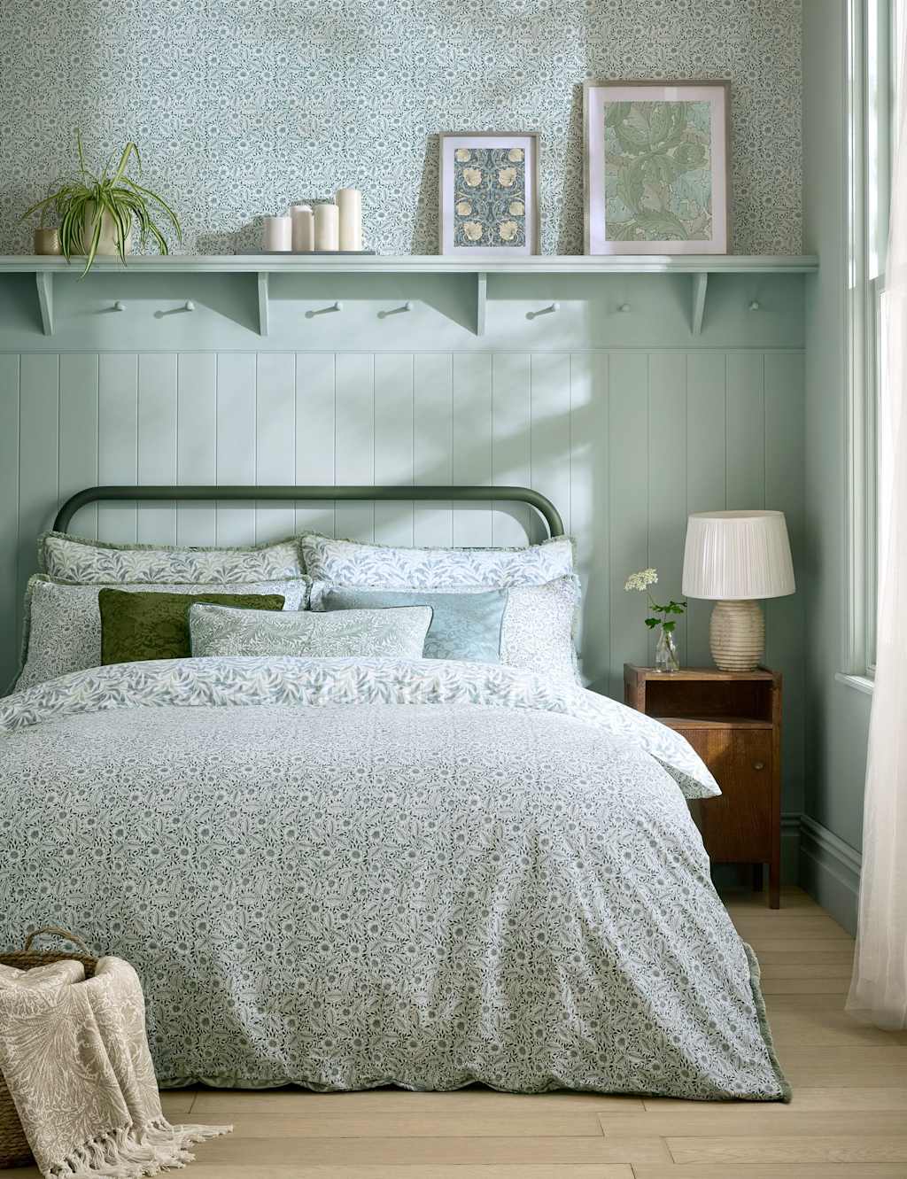 William Morris At Home Pure Cotton Willow Bough Bedding Set - Single (3 ft) - Green Mix - Available at M&S