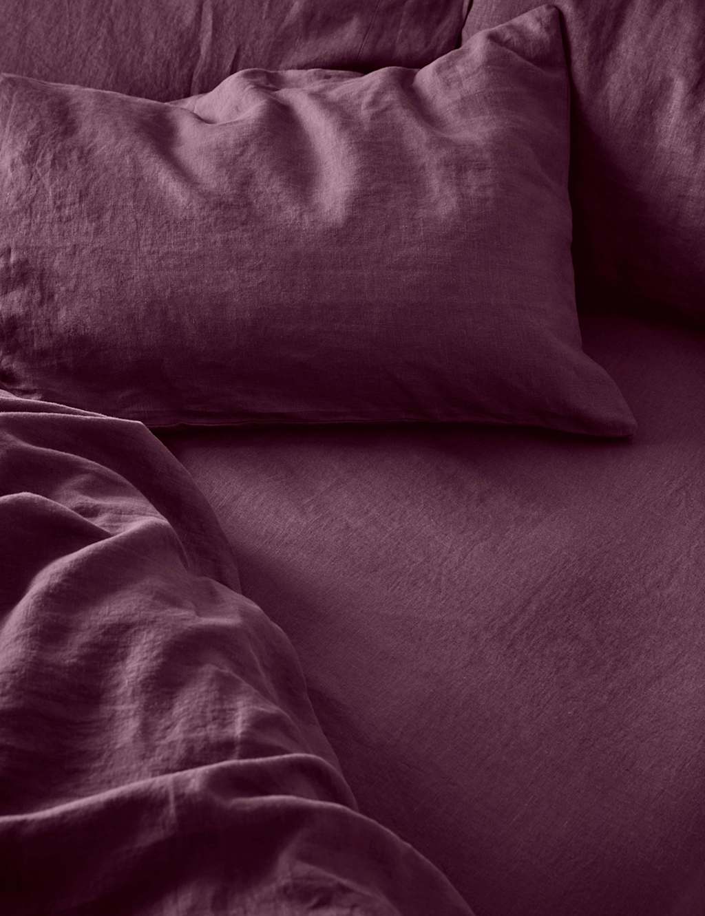 Piglet In Bed Pure Linen Fitted Sheet - King Size (5 ft) - Purple - Available at M&S