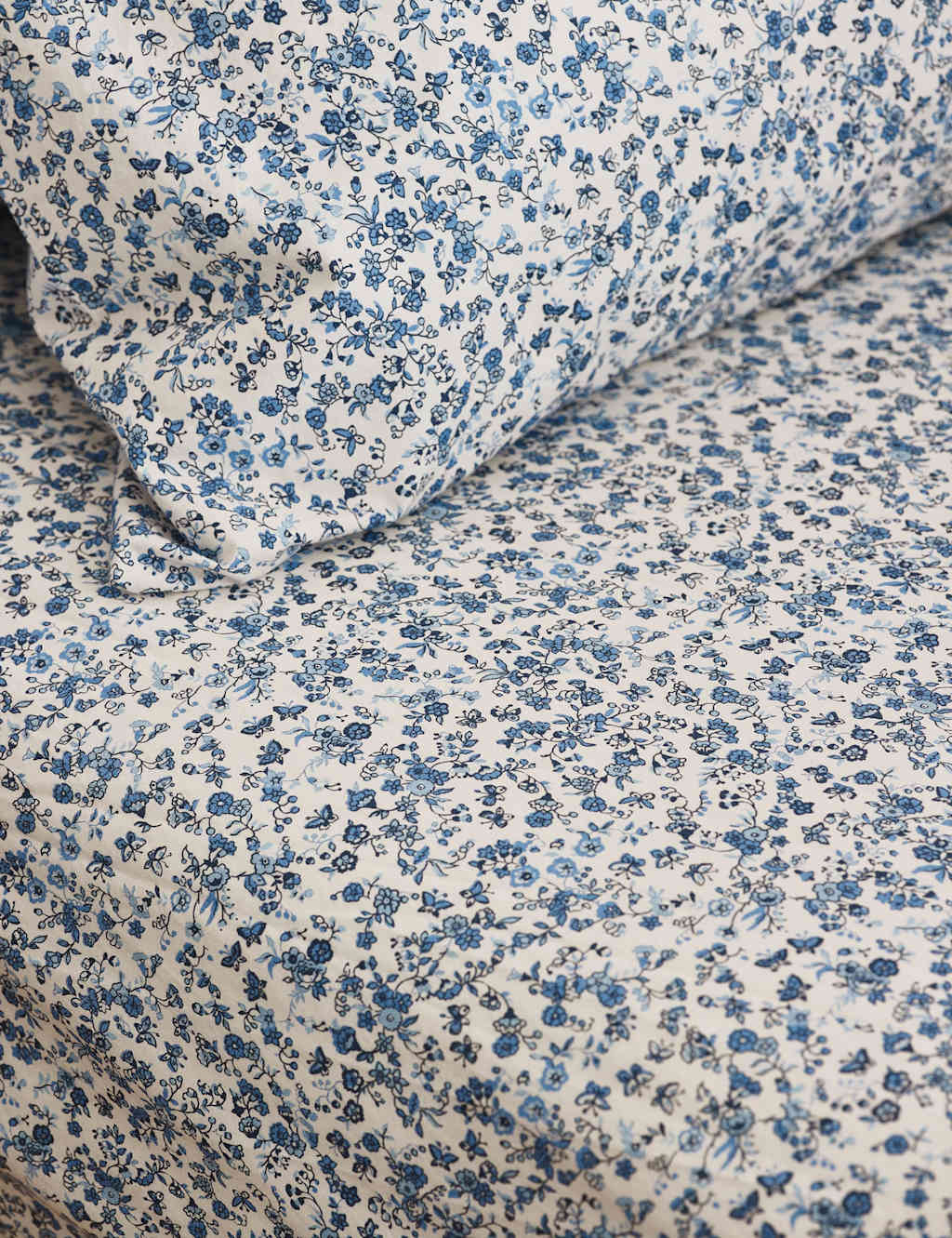 Piglet In Bed Washed Cotton Mini Meadow Fitted Sheet - Double (4 ft 6) - Blue Mix - Available at M&S