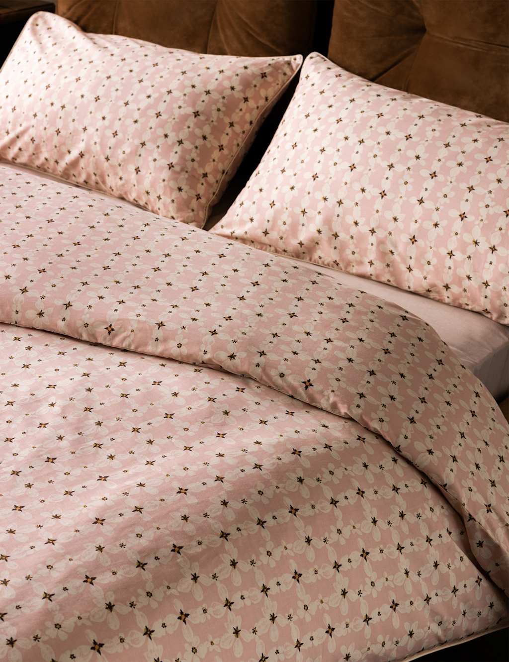 Rockett St George Pure Cotton Daisy Bedding Set - Double (4 ft 6) - Pink Mix - Available at M&S