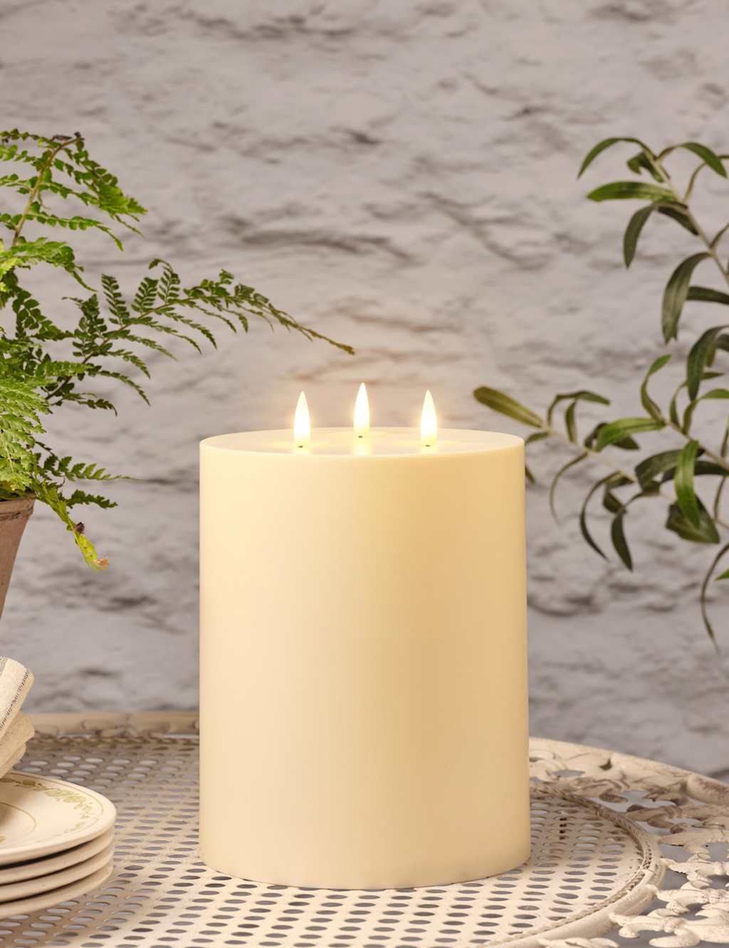 3 Wick TruGlow® Outdoor Solar Candle