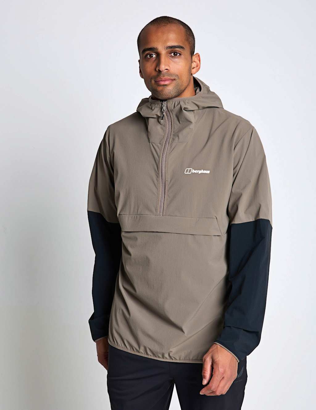 Berghaus Men's Wandermoor Wind Smock Hooded Jacket - M - Light Grey Mix
