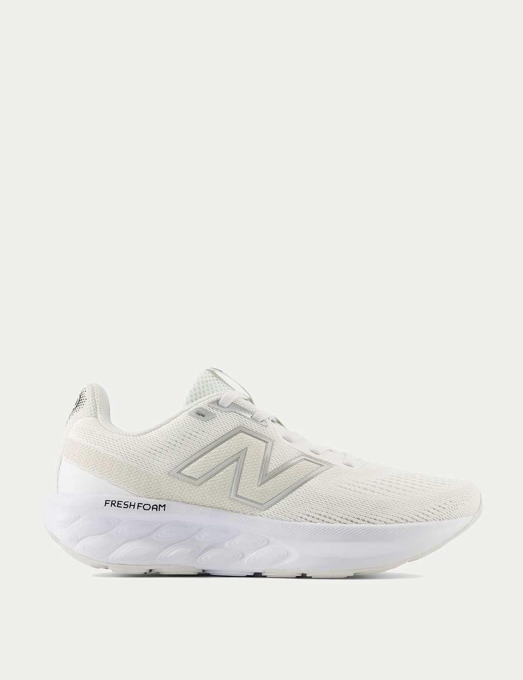 520v9 Running Trainers