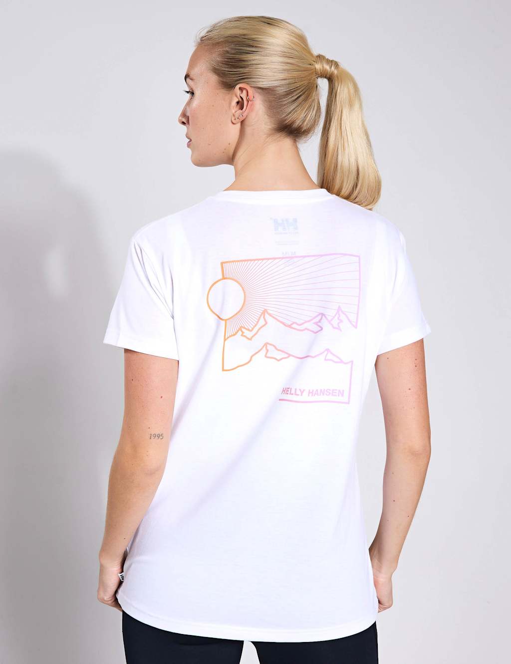 Skog Mountain Graphic Crew Neck T-Shirt