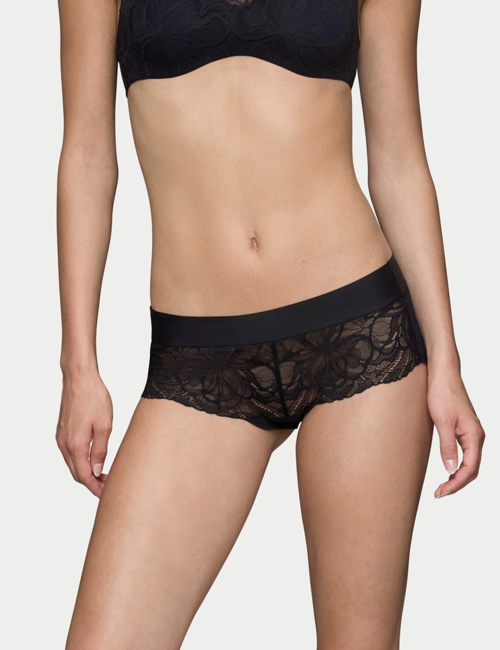Body Make-Up Illusion Lace Shorts