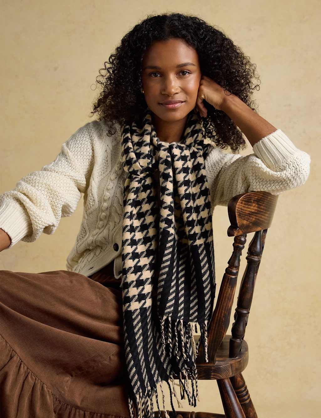 Joules Houndstooth Fringed Scarf Black Mix