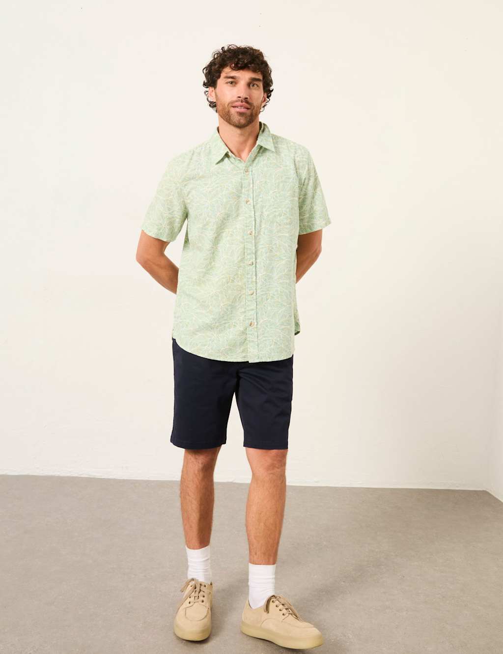 Fatface Men's Regular Fit Pure Cotton Leaf Print Short Sleeve Shirt - M - Green Mix - Available at M&S