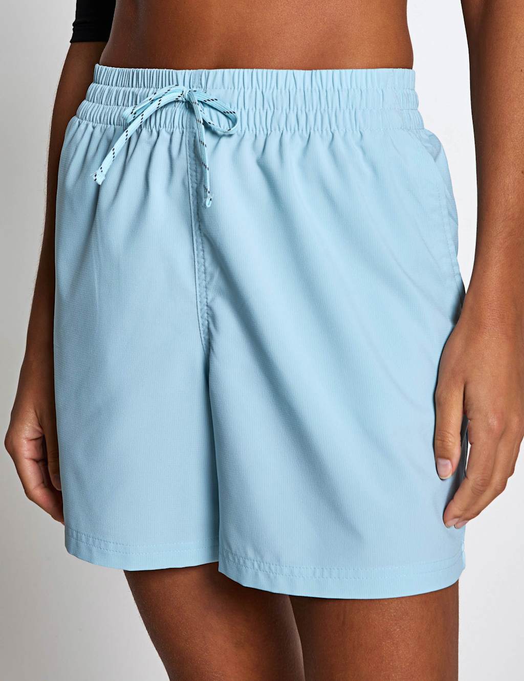 Columbia Women's Bluevista Hill Shorts - Large - Light Blue