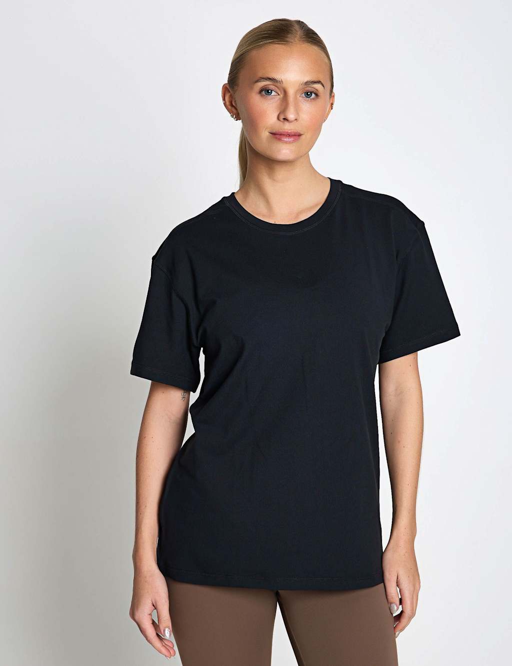 Girlfriend Collective Women's Crew Neck Workout T-Shirt - Medium - Black