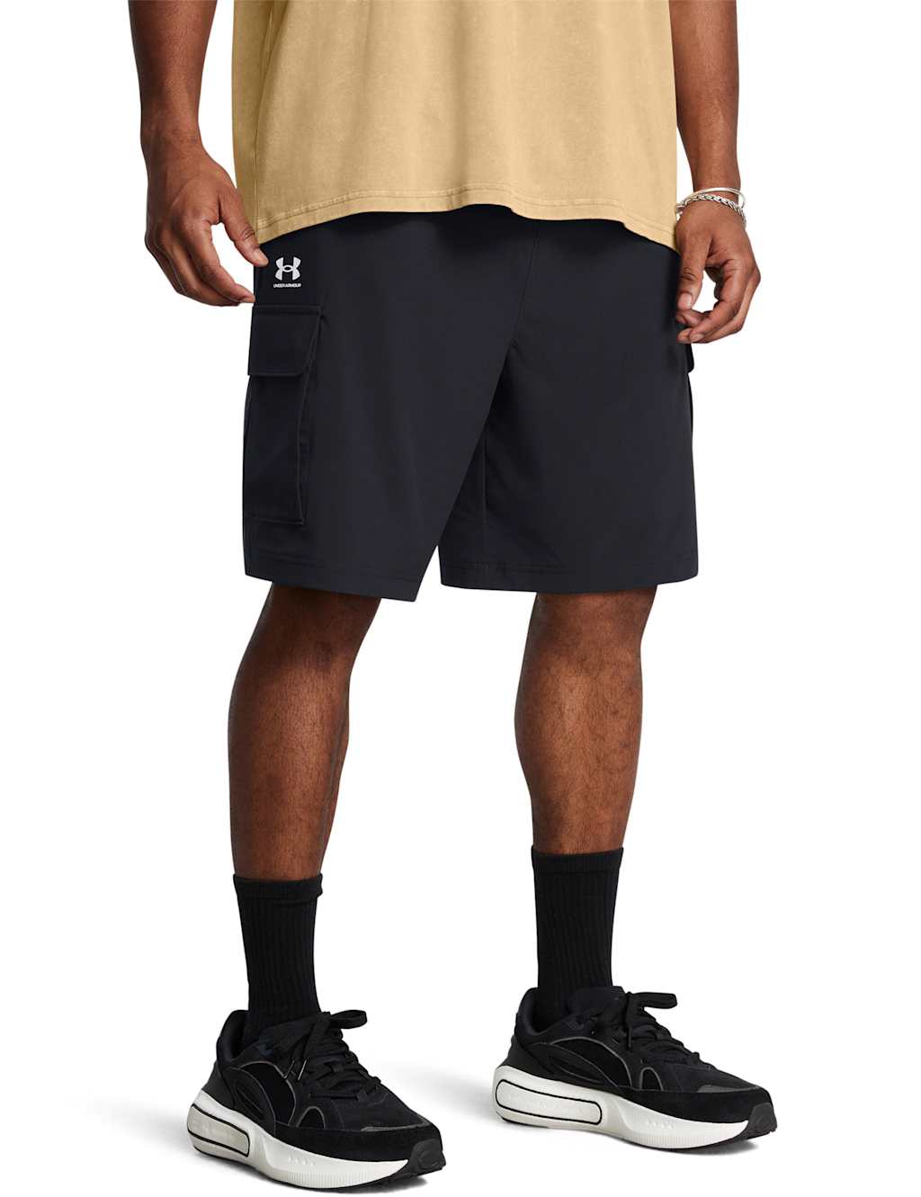 Under Armour Men's Vibe Woven Cargo Stretch Active Shorts - S - Black